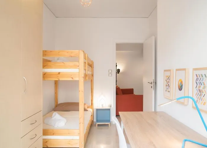 Cozy Apartment In Central Athens - Sleeps 5